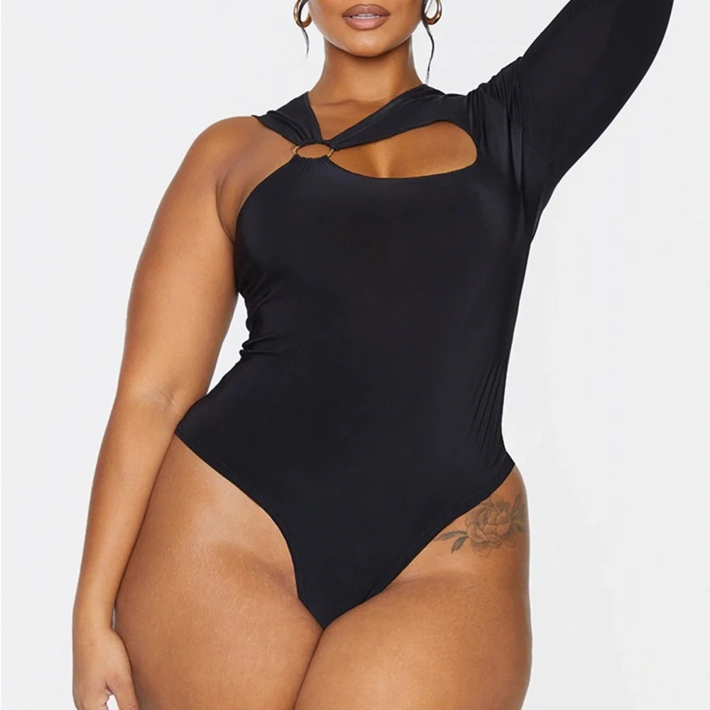Black Ring Bodysuit PrettyLittleThing - Picture 2 of 7